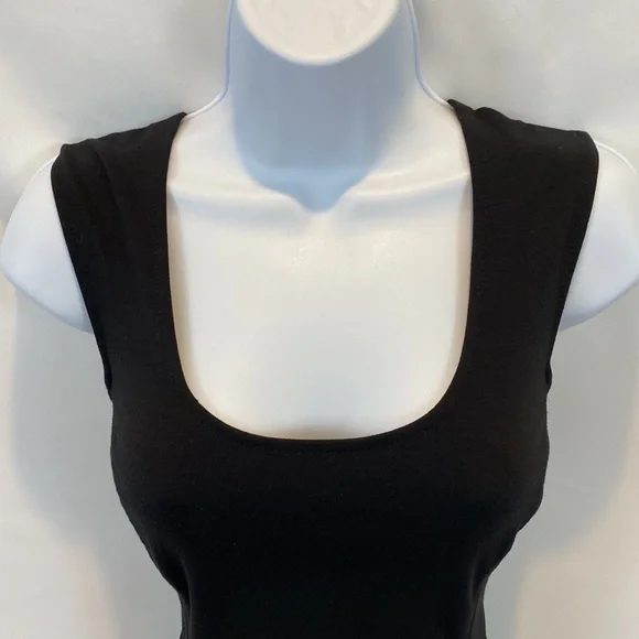 Banana Republic Bodycon sleeveless Little Black Dress in size SP PS Petite Small - Picture 2 of 11